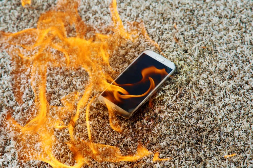 bigstock-Mobile-phone-explodes-and-burn